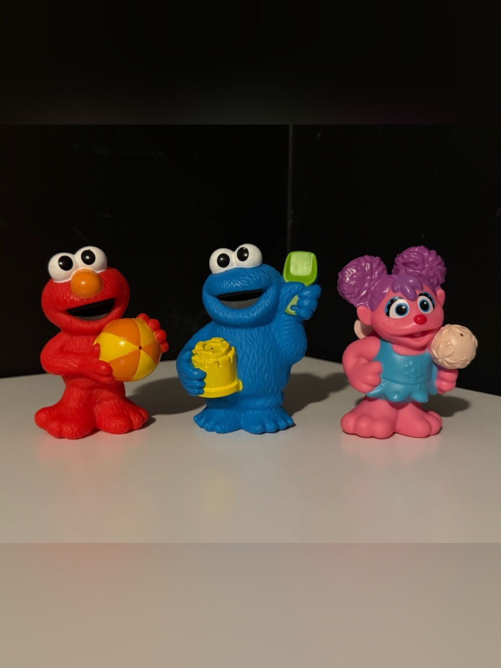 Sesame Street floating fun friends Elmo, Cookie Monster, Abby Cadabby